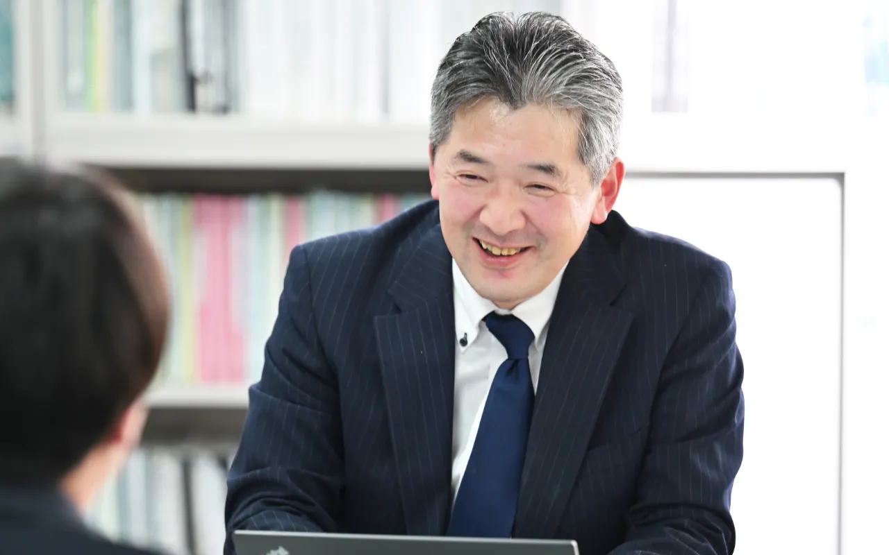打ち合わせ中のT.Sさん